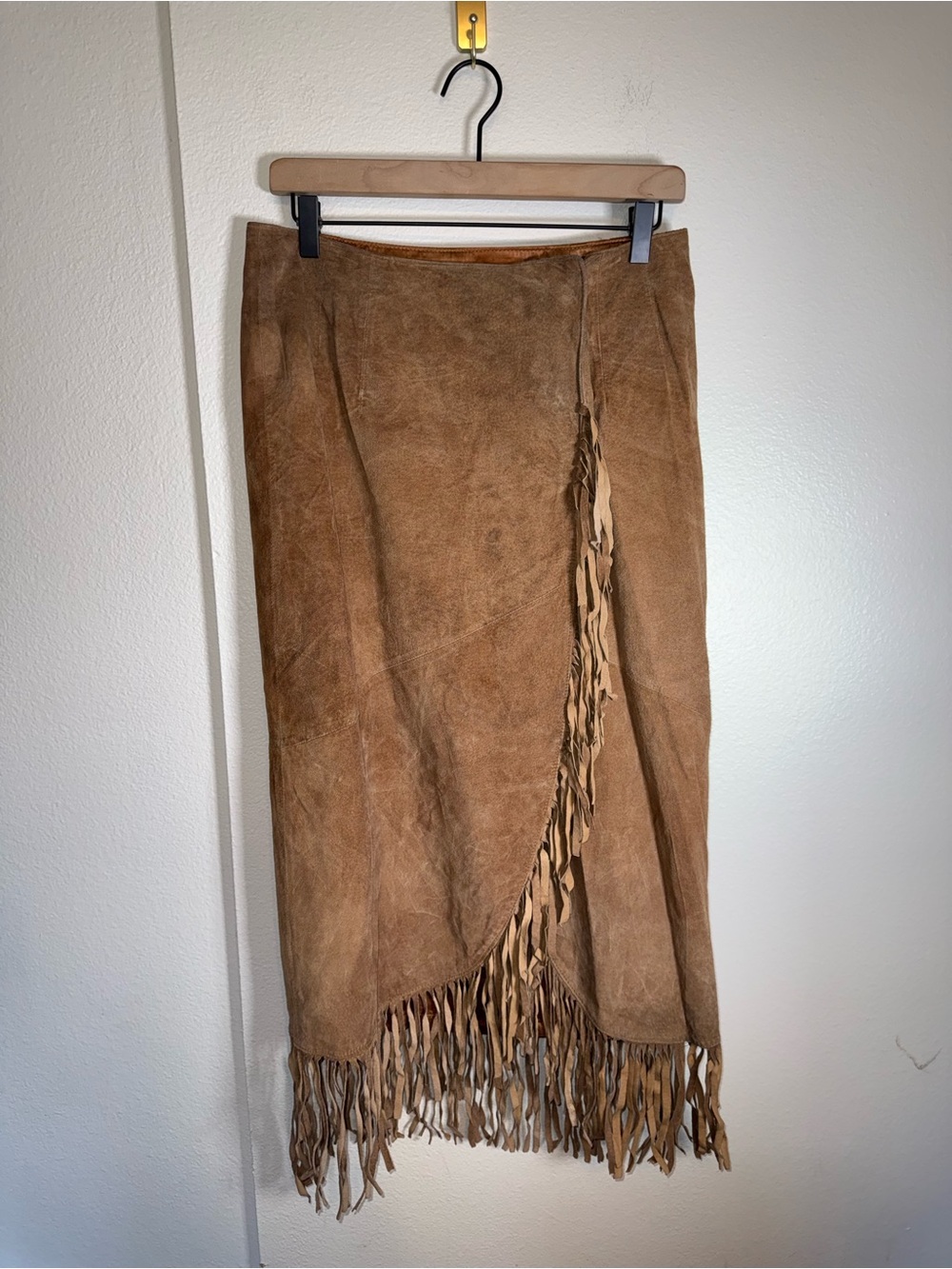 VINTAGE LEW MAGRAM tan suede fringe detail western festival wrap midi skirt 12 - Picture 1 of 4